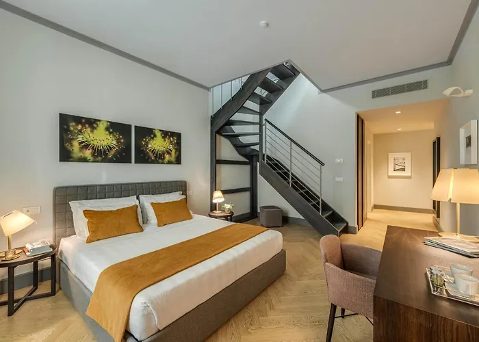 Palazzo Dipinto Hotel 4*