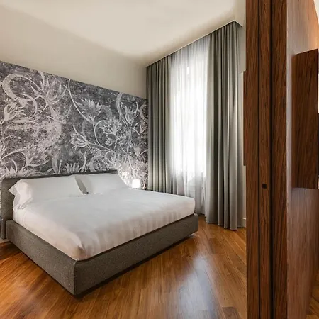 迪品脱广场酒店 酒店