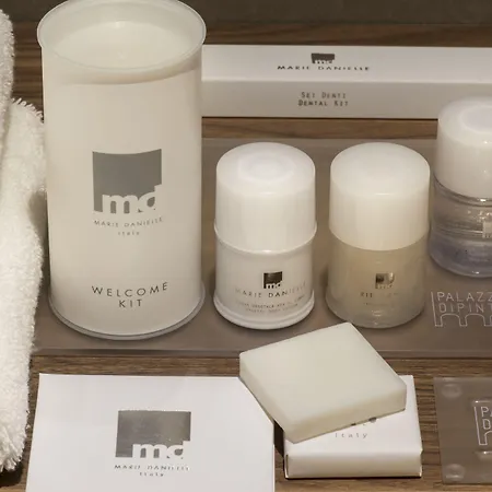 迪品脱广场酒店 4* 卢卡