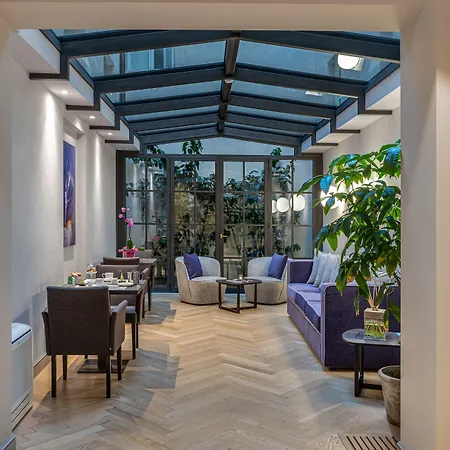 迪品脱广场酒店 4* 卢卡