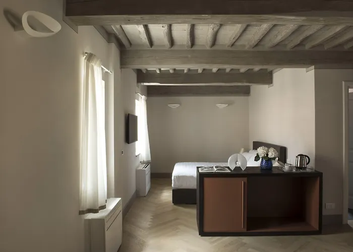 Palazzo Dipinto Lucca